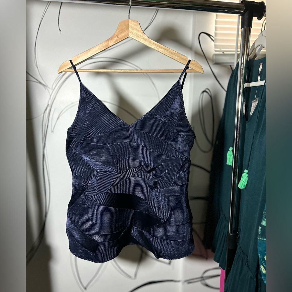 Floreat by Anthropologie Navy Crinkled Spaghetti Tank Loose Bodice Size Large